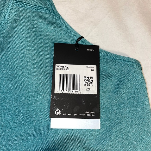 Nike Women's  Swoosh Plus Size Sport Bra Sz 1X - Picture 4 of 5